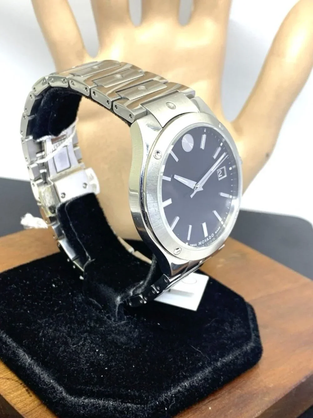 Movado Men's Watch 0607541 SE Black Dial Swiss Quartz Silver Steel 41mm